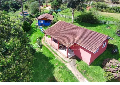 Fazenda/Sítio com 3 Quartos à venda, 1700m² no , Sapucaí-Mirim