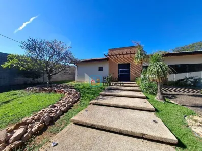 Casa de Condomínio com 3 Quartos para alugar, 260m² no Bairro da Lagoa, Americana