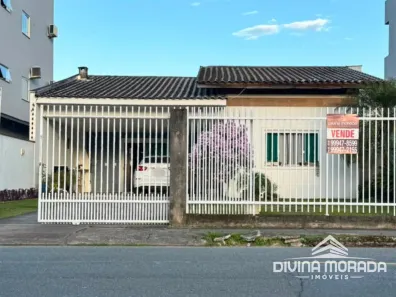 Casa com 3 Quartos à venda, 186m² no Jardim Iririú, Joinville