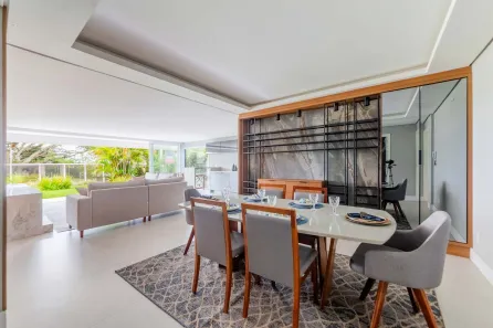 Apartamento com 3 Quartos à venda, 143m² no Vila Assunção, Porto Alegre