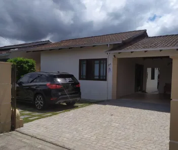 Casa com 3 Quartos para venda ou aluguel, 150m² no Espinheiros, Joinville