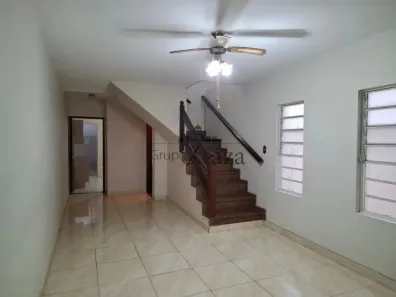 Sobrado com 3 Quartos à venda, 116m² no Jardim Ismênia, São José dos Campos