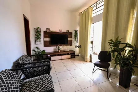 Casa com 3 Quartos para alugar, 250m² no Nova Cachoeirinha, Belo Horizonte