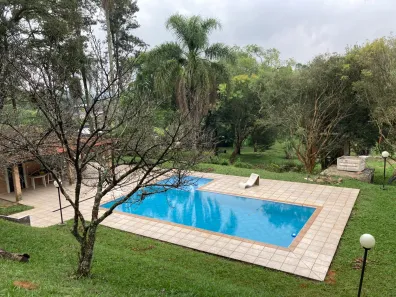 Fazenda/Sítio com 4 Quartos à venda, 400m² no Curral, Ibiúna