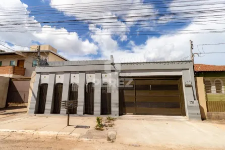 Casa com 3 Quartos à venda, 181m² no Vila Alba, Campo Grande