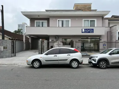 Casa com 4 Quartos à venda, 357m² no Saguaçu, Joinville