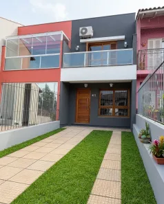 Casa com 2 Quartos à venda, 102m² no Guarujá, Porto Alegre