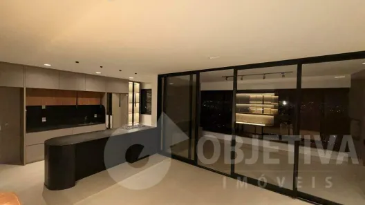 Apartamento com 3 Quartos para alugar, 185m² no Jardim Karaíba, Uberlândia