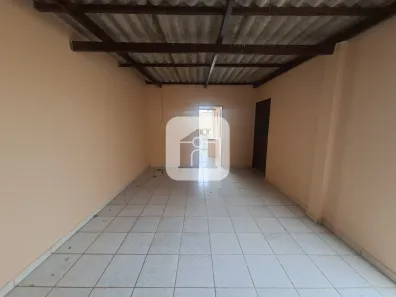 Casa com 2 Quartos para alugar, 60m² no Guarani, Uberlândia