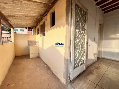 Casa com 1 Quarto para alugar, 56m² no Santa Helena, Contagem