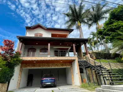 Casa de Condomínio com 4 Quartos para alugar, 600m² no Parque Residencial Itapeti, Mogi das Cruzes