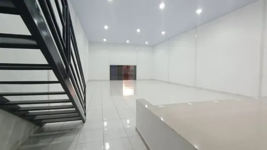 Galpão/Depósito/Armazém à venda, 270m² no Parque Residencial das Flores, Anápolis
