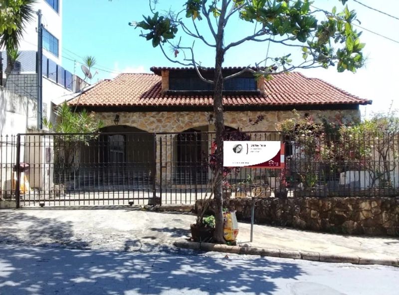 Casa com 6 quartos — Ouro Preto, Belo Horizonte