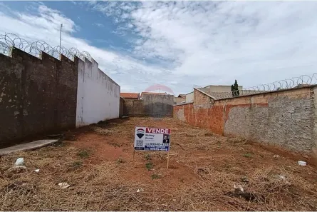 Lote/Terreno à venda, 250m² no Cidade Jardim, Ituiutaba
