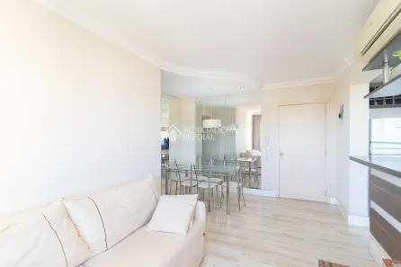 Apartamento com 3 Quartos para alugar, 75m² no Santo Antônio, Porto Alegre