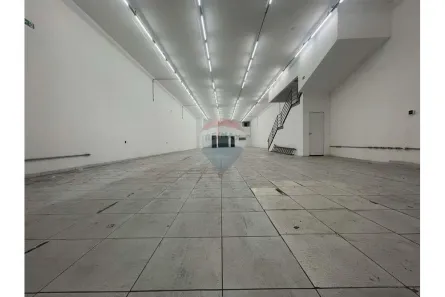 Prédio Comercial para alugar, 640m² no Matriz, Mauá