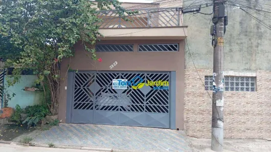Sobrado com 3 Quartos à venda, 219m² no Condomínio Maracanã, Santo André