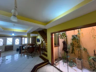 Casa com 3 Quartos à venda, 350m² no Glória, Macaé