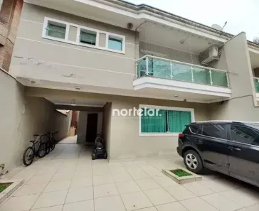 Sobrado com 4 Quartos à venda, 214m² no Vila Fiat Lux, São Paulo