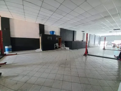 Ponto Comercial para alugar, 686m² no Taboão, Diadema