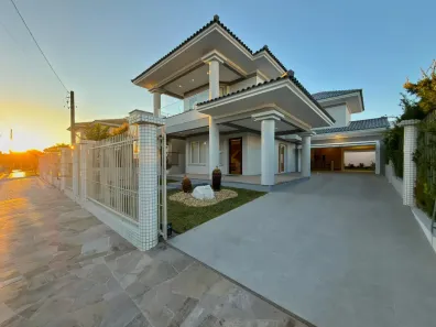 Sobrado com 3 Quartos à venda, 260m² no Girassol, Capão da Canoa