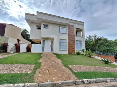 Casa de Condomínio com 3 Quartos para alugar, 245m² no Fazenda Santana, Valinhos