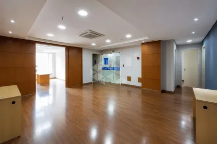 Sala Comercial para alugar, 200m² no Centro Histórico, Porto Alegre