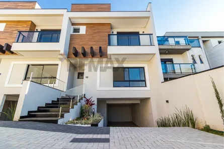 Sobrado com 3 Quartos à venda, 190m² no Uberaba, Curitiba