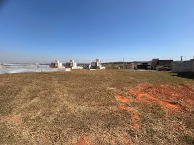 Lote/Terreno à venda, 250m² no Conjunto Habitacional Jardim Sabiá, Senador Canedo