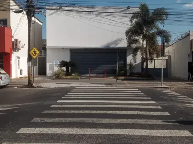 Prédio Comercial à venda, 602m² no Independência, Aparecida de Goiânia