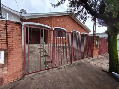 Casa com 2 Quartos para alugar, 134m² no Jardim Nova América, Araraquara