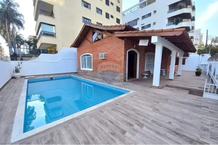 Casa com 5 Quartos à venda, 250m² no Enseada, Guarujá