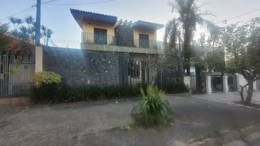 Sobrado com 3 Quartos à venda, 300m² no Vila Trujillo, Sorocaba