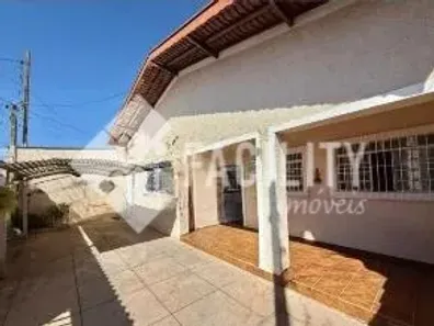 Casa com 3 Quartos à venda, 200m² no Vila Costa e Silva, Campinas