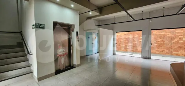 Prédio Comercial para alugar, 400m² no Centro, Uberlândia