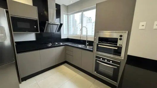 Apartamento com 4 Quartos para alugar, 143m² no Centro, Balneário Camboriú