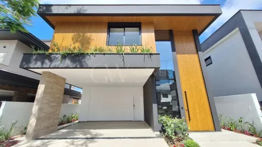 Casa com 3 Quartos à venda, 253m² no Vila Nova, Joinville
