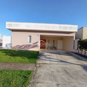 Casa com 3 Quartos para alugar, 300m² no Piracangaguá, Taubaté
