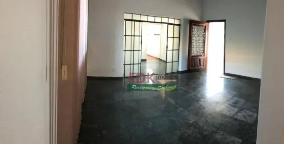 Imóvel Comercial à venda, 244m² no Centro, Jacareí
