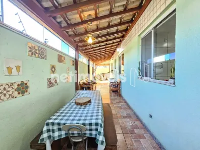 Apartamento com 3 Quartos à venda, 135m² no João Pinheiro, Belo Horizonte