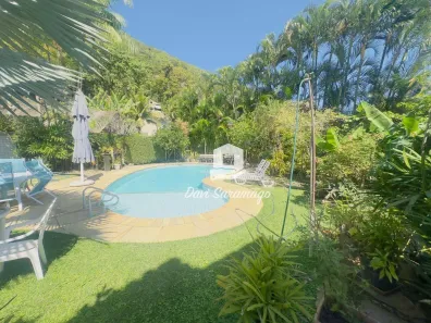 Casa de Condomínio com 6 Quartos à venda, 300m² no Itacoatiara, Niterói