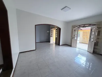 Casa com 4 Quartos para alugar, 260m² no Marambaia, Belém