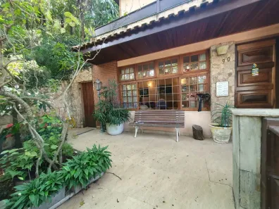Sobrado com 4 Quartos à venda, 257m² no Vila Madalena, São Paulo