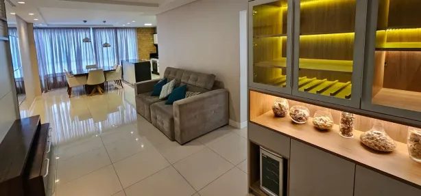 Apartamento com 3 Quartos para alugar, 105m² no Centro, Balneário Camboriú