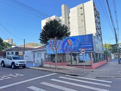 Prédio Comercial com 4 Quartos à venda, 131m² no Zona 07, Maringá