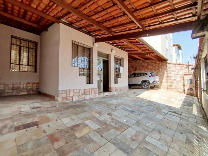 Casa com 3 quartos — Itapoã, Belo Horizonte