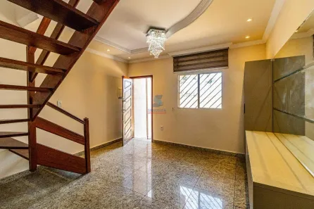 Casa com 3 Quartos à venda, 133m² no Cabral, Contagem