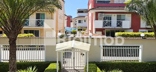 Casa de Condomínio com 5 Quartos para alugar, 340m² no Recreio dos Bandeirantes, Rio de Janeiro