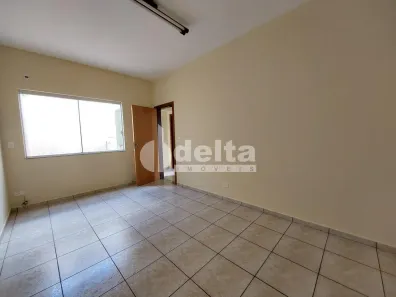 Ponto Comercial para alugar, 40m² no Brasil, Uberlândia