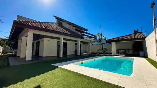 Casa com 6 Quartos à venda, 650m² no Jardim Virgínia, Guarujá